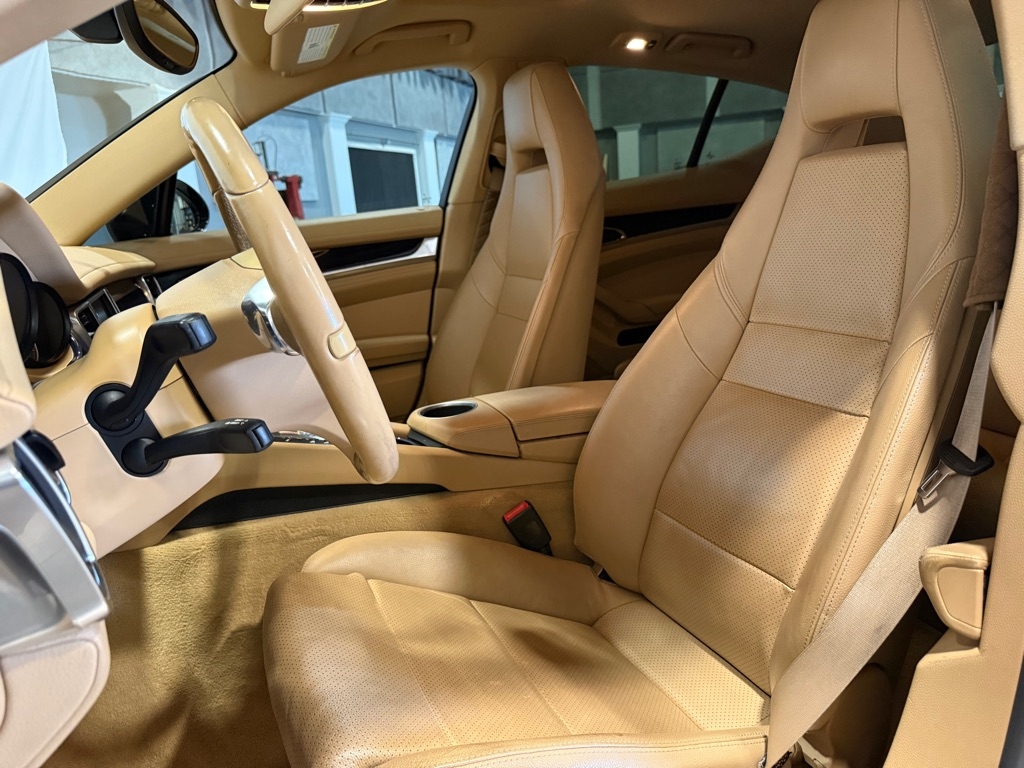 Porsche Panamera  2014 Porsche Panamera  2014