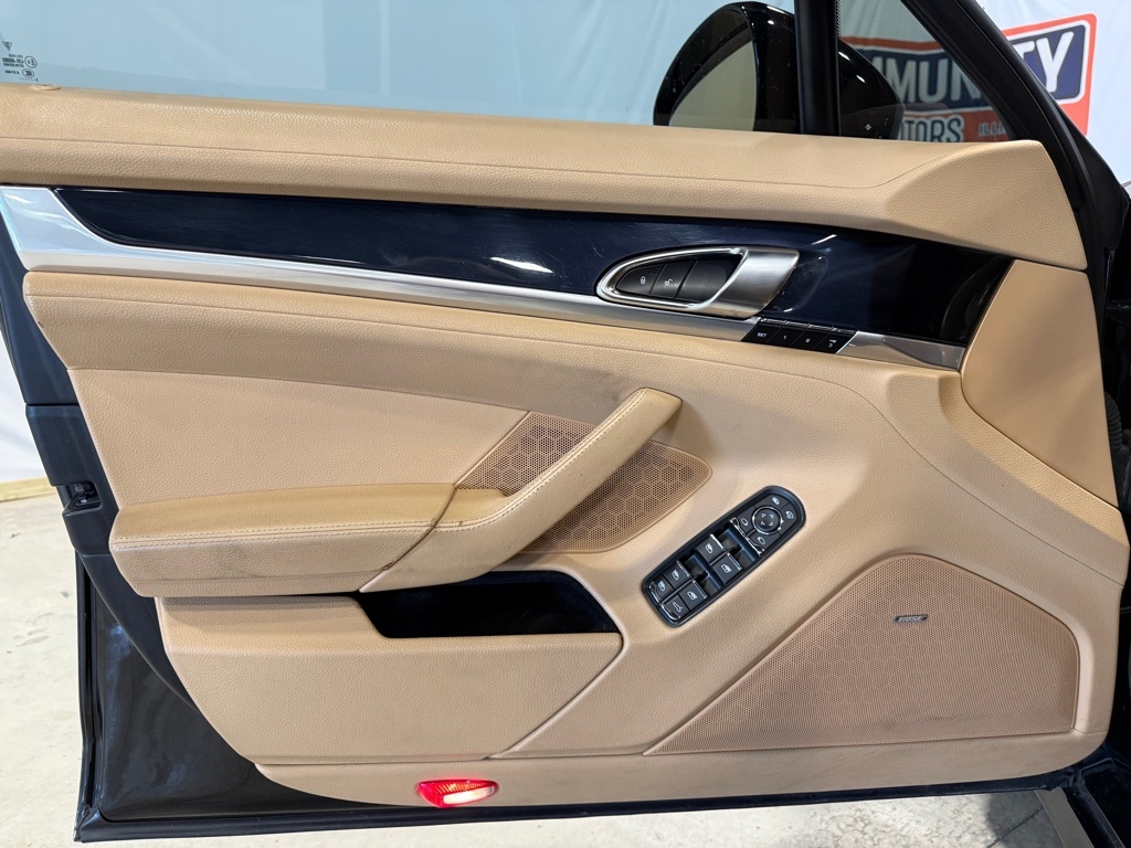 Porsche Panamera  2014 Porsche Panamera  2014