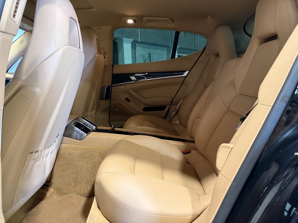 Porsche Panamera  2014 Porsche Panamera  2014