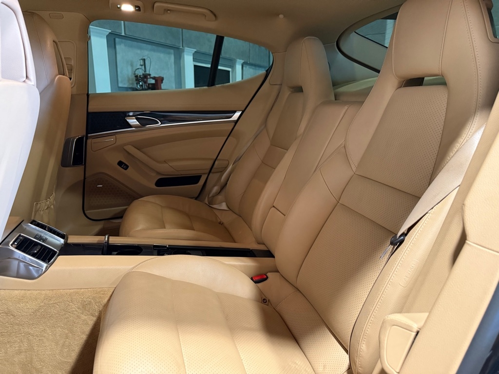 Porsche Panamera  2014 Porsche Panamera  2014
