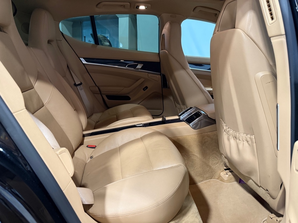 Porsche Panamera  2014 Porsche Panamera  2014