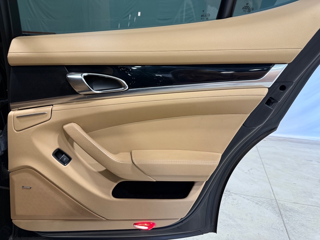 Porsche Panamera  2014 Porsche Panamera  2014