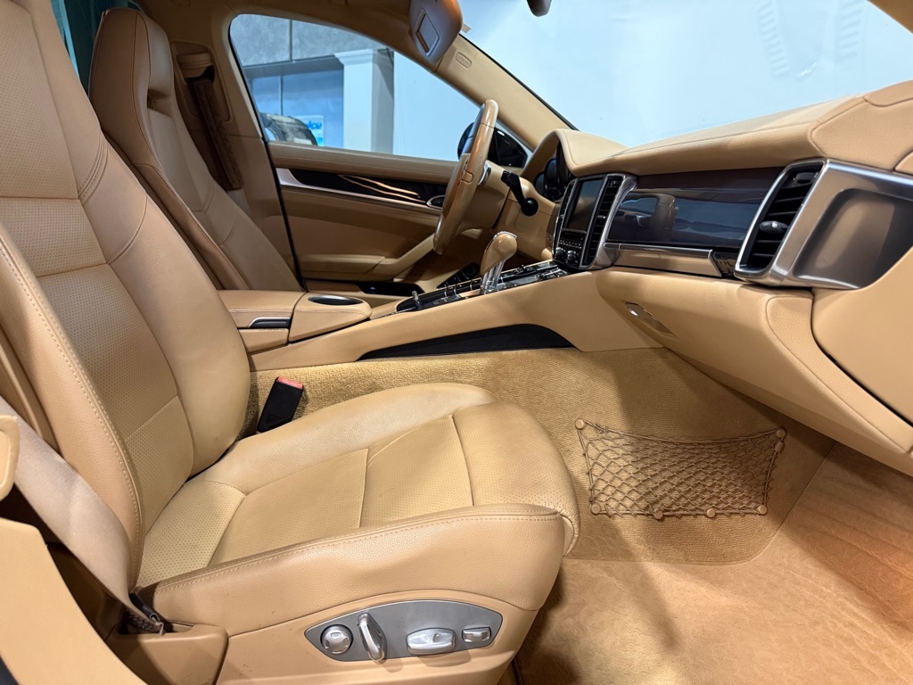 Porsche Panamera  2014 Porsche Panamera  2014