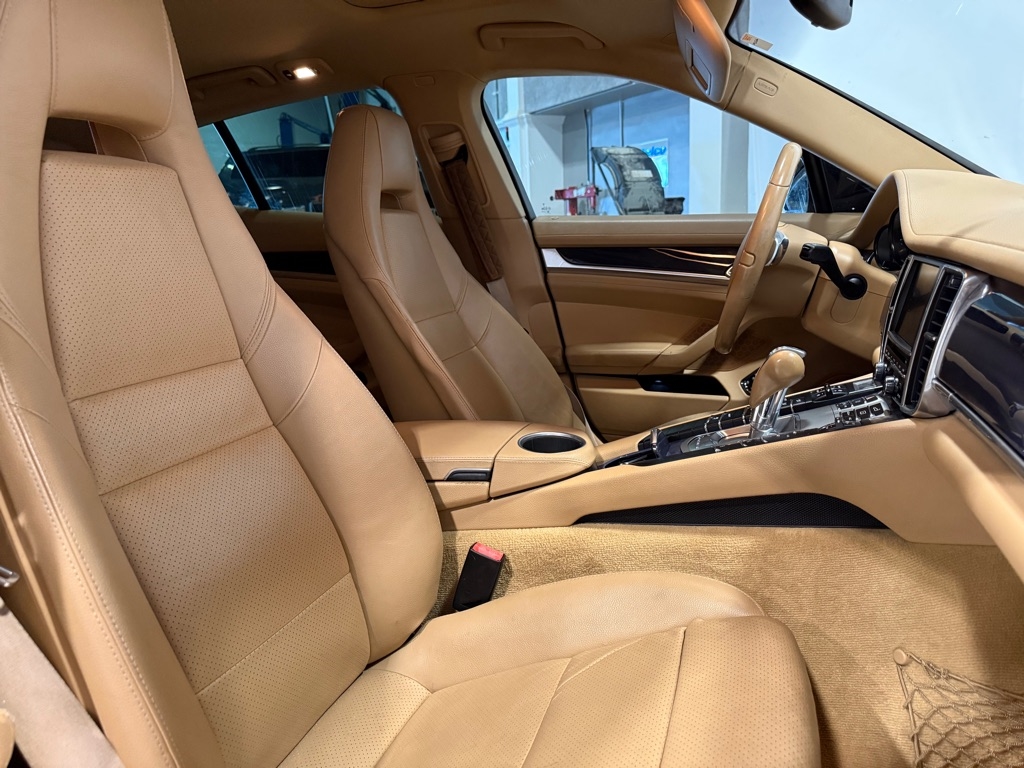 Porsche Panamera  2014 Porsche Panamera  2014