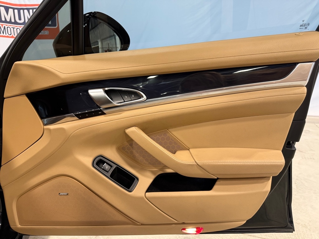 Porsche Panamera  2014 Porsche Panamera  2014