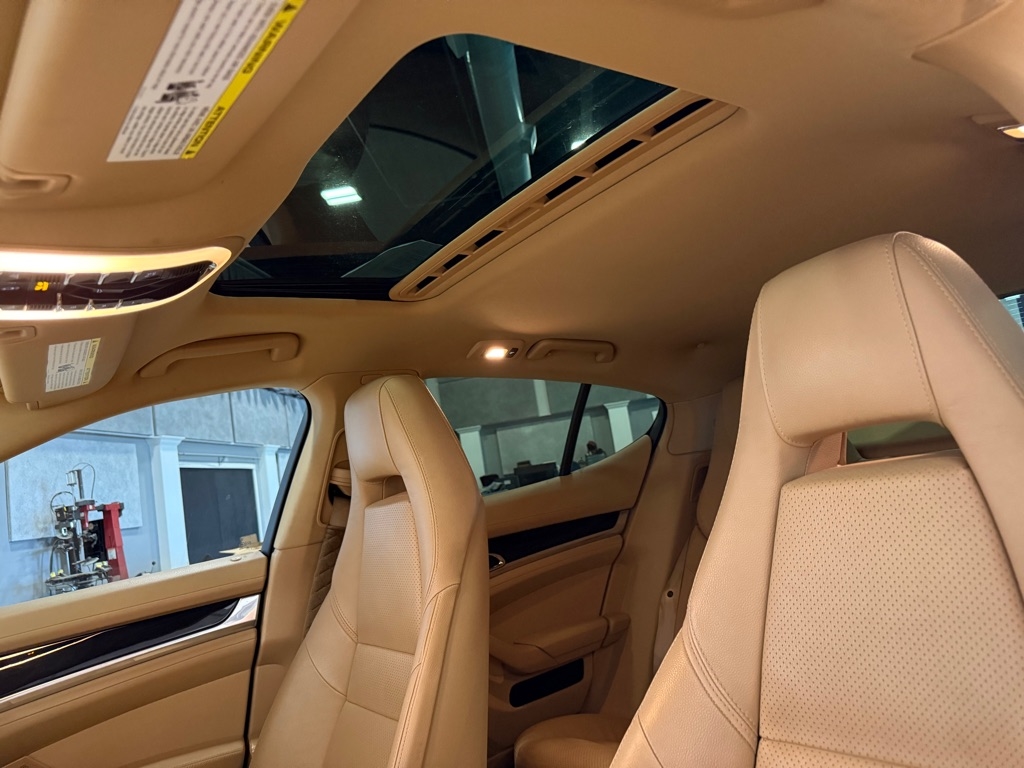 Porsche Panamera  2014 Porsche Panamera  2014