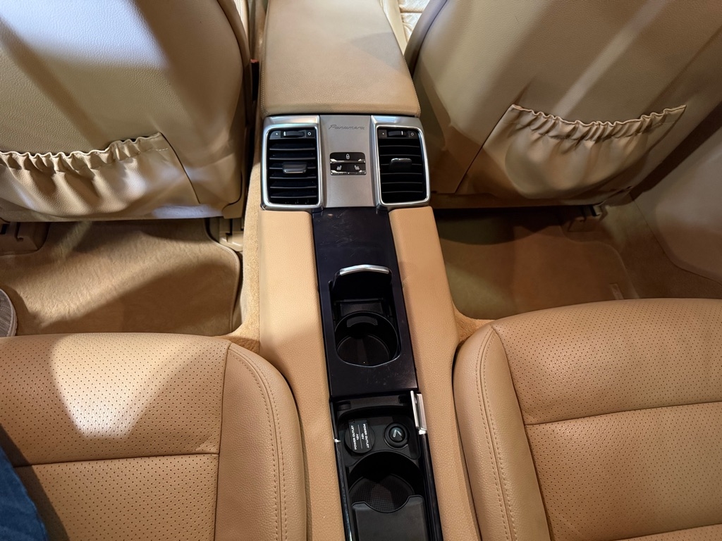 Porsche Panamera  2014 Porsche Panamera  2014