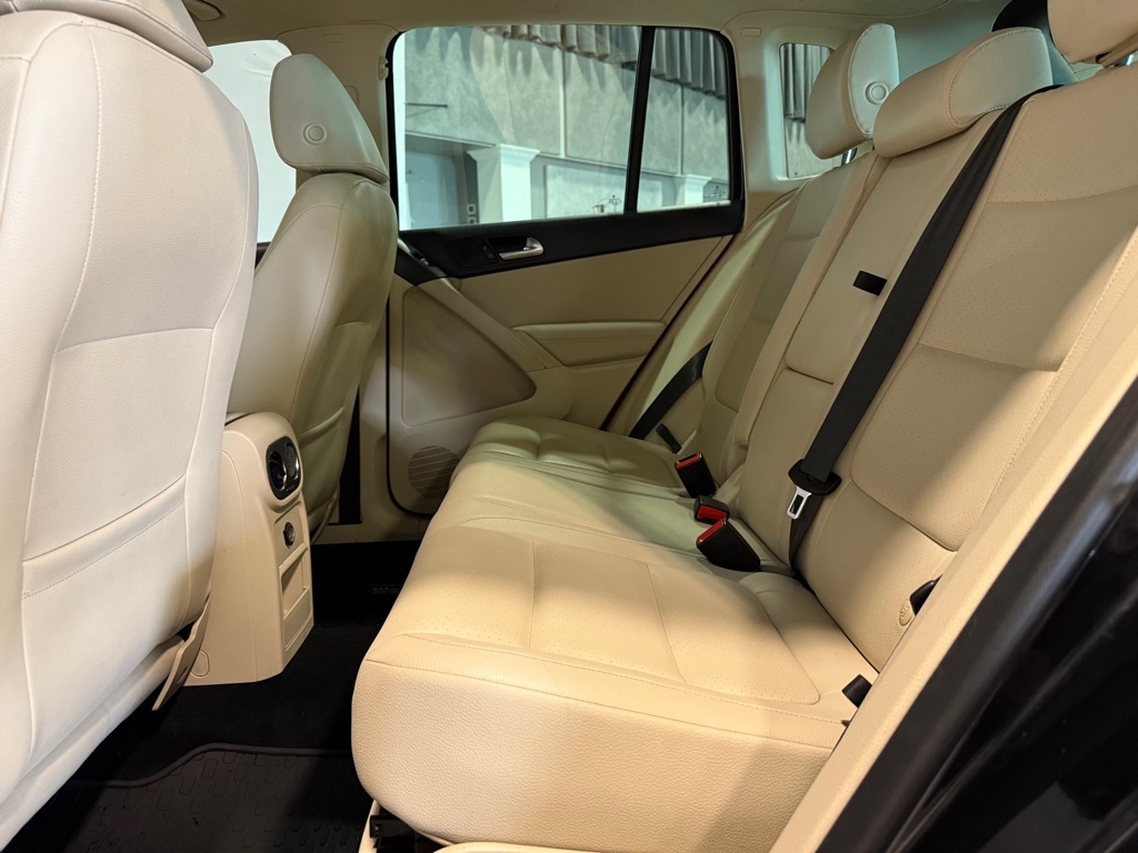 Volkswagen Tiguan  2012 Volkswagen Tiguan  2012