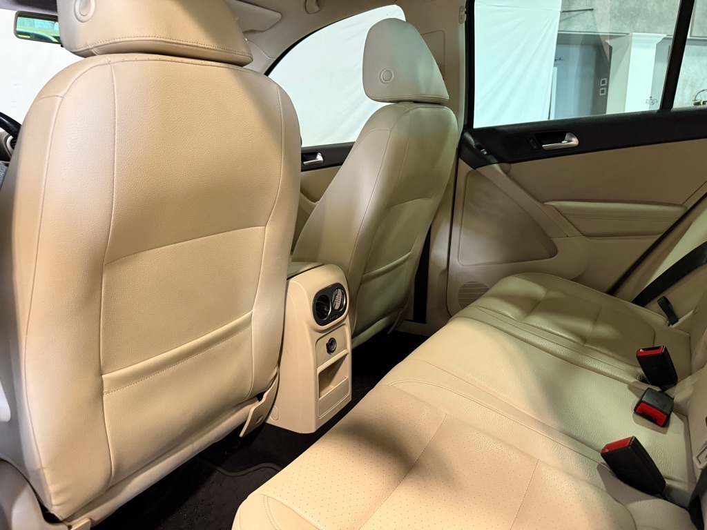 Volkswagen Tiguan  2012 Volkswagen Tiguan  2012