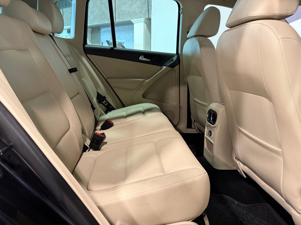 Volkswagen Tiguan  2012 Volkswagen Tiguan  2012