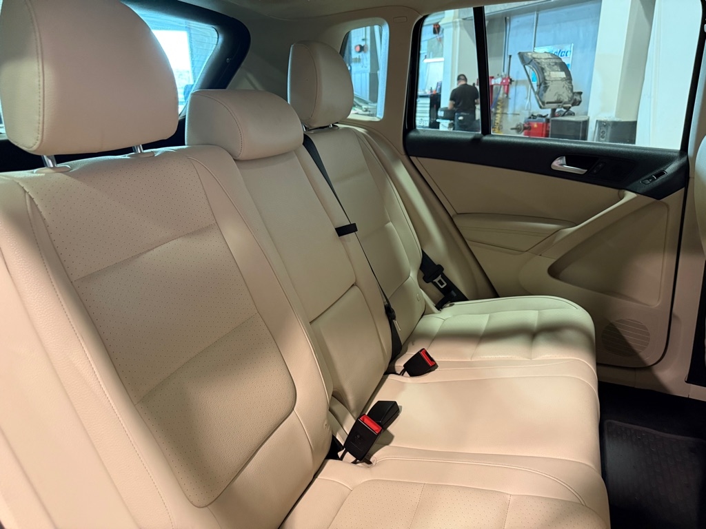 Volkswagen Tiguan  2012 Volkswagen Tiguan  2012