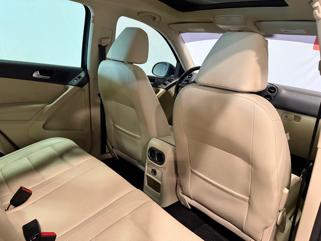 Volkswagen Tiguan  2012 Volkswagen Tiguan  2012