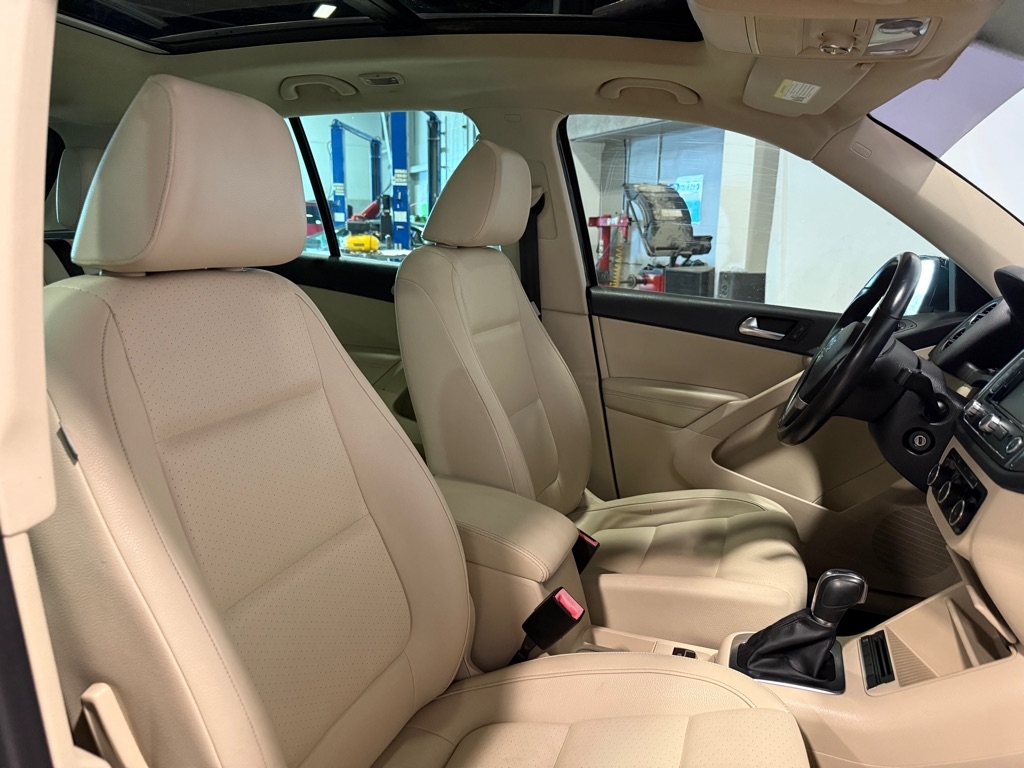 Volkswagen Tiguan  2012 Volkswagen Tiguan  2012