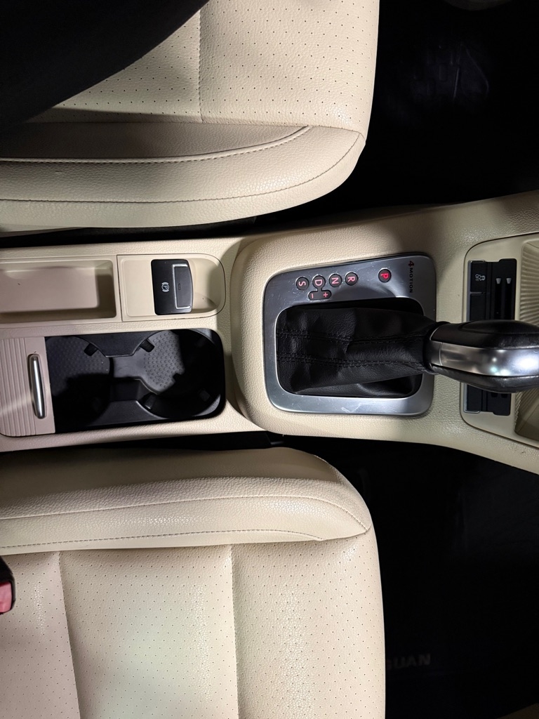 Volkswagen Tiguan  2012 Volkswagen Tiguan  2012