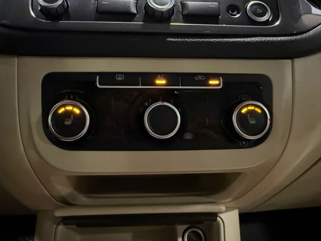 Volkswagen Tiguan  2012 Volkswagen Tiguan  2012