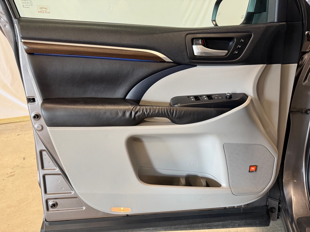 Toyota Highlander  2016 Toyota Highlander  2016