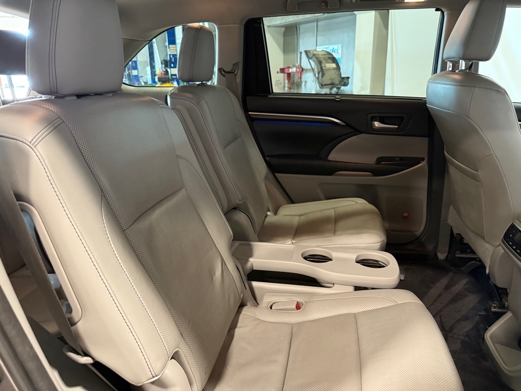 Toyota Highlander  2016 Toyota Highlander  2016