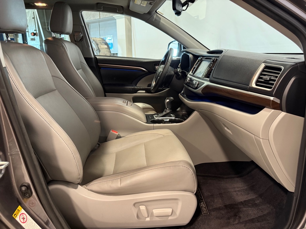 Toyota Highlander  2016 Toyota Highlander  2016