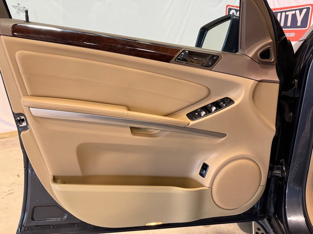 Mercedes-Benz M-Class  2011 Mercedes-Benz M-Class  2011