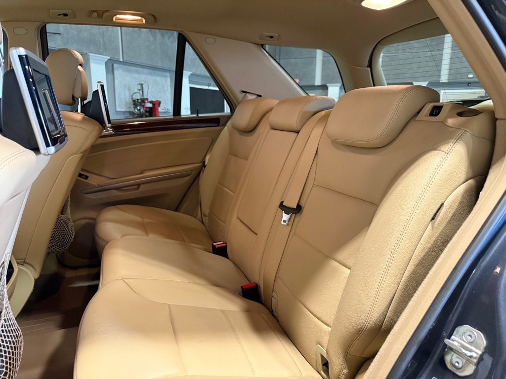 Mercedes-Benz M-Class  2011 Mercedes-Benz M-Class  2011