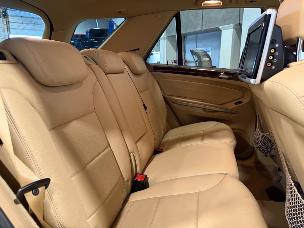 Mercedes-Benz M-Class  2011 Mercedes-Benz M-Class  2011