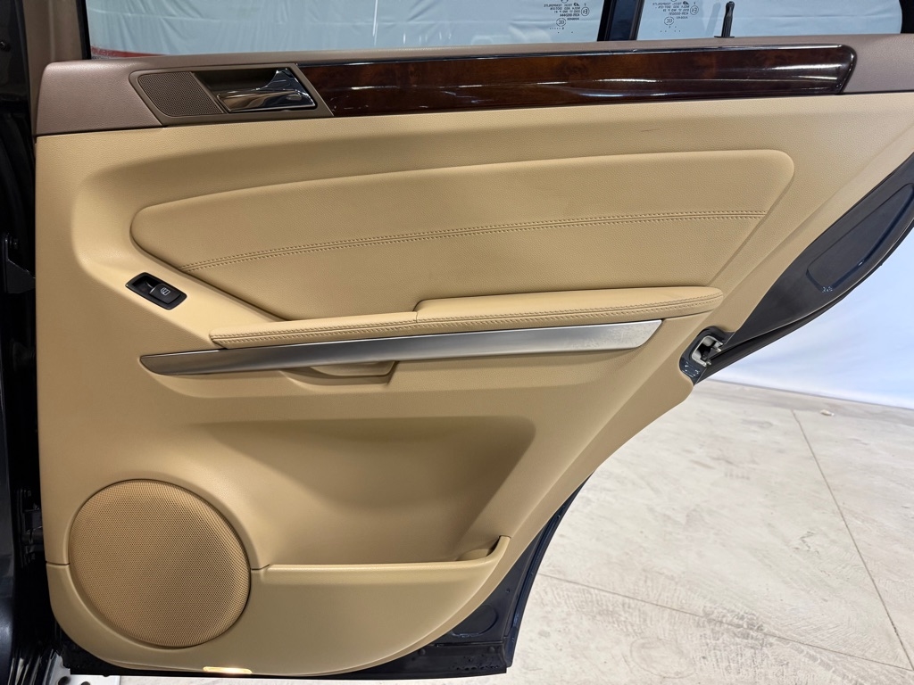 Mercedes-Benz M-Class  2011 Mercedes-Benz M-Class  2011