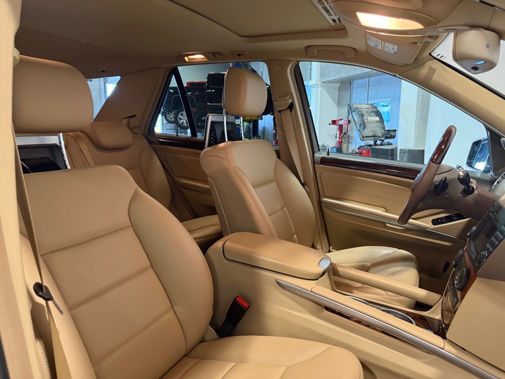 Mercedes-Benz M-Class  2011 Mercedes-Benz M-Class  2011