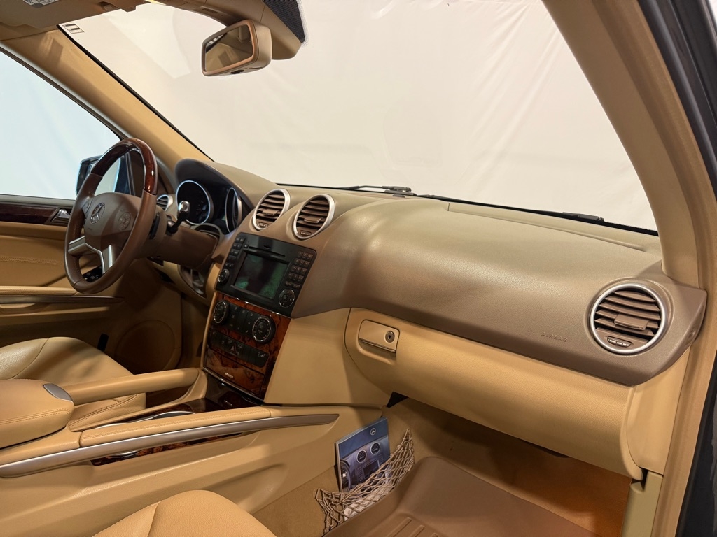 Mercedes-Benz M-Class  2011 Mercedes-Benz M-Class  2011