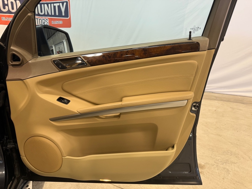 Mercedes-Benz M-Class  2011 Mercedes-Benz M-Class  2011