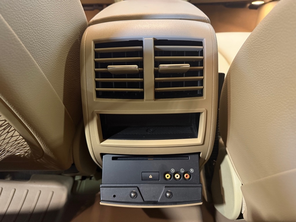 Mercedes-Benz M-Class  2011 Mercedes-Benz M-Class  2011