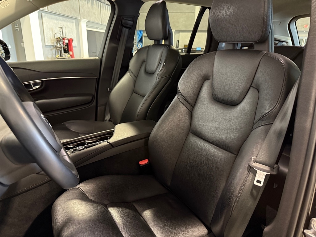 Volvo XC90  2020 Volvo XC90  2020