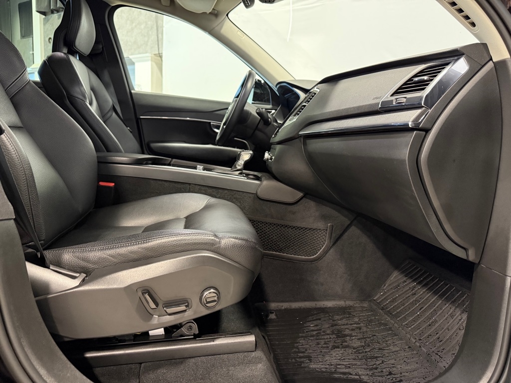 Volvo XC90  2020 Volvo XC90  2020