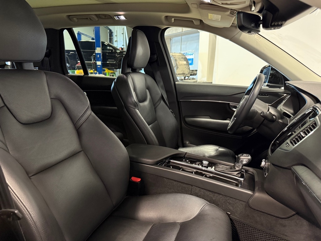 Volvo XC90  2020 Volvo XC90  2020