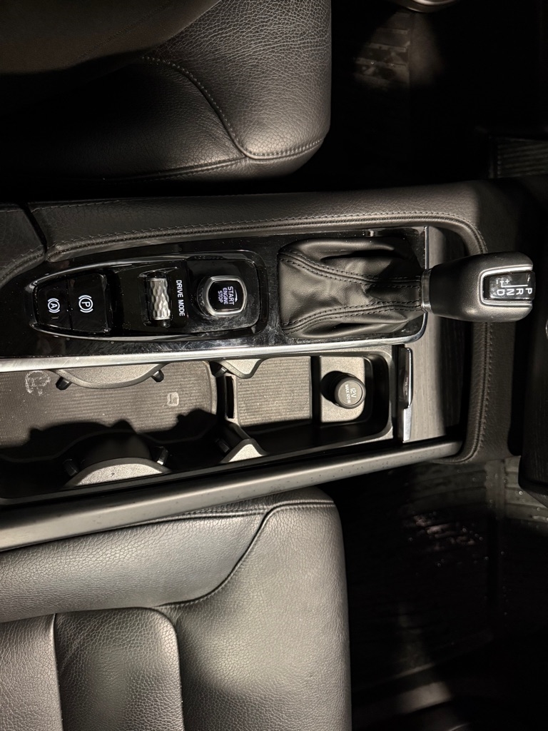 Volvo XC90  2020 Volvo XC90  2020