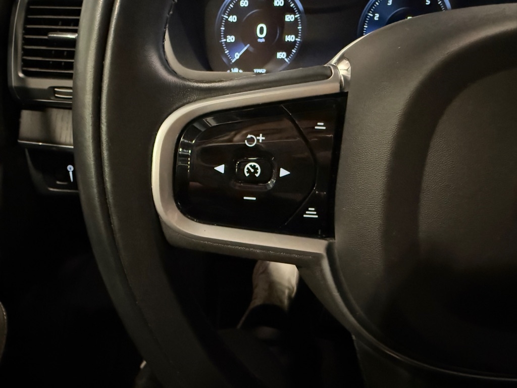 Volvo XC90  2020 Volvo XC90  2020