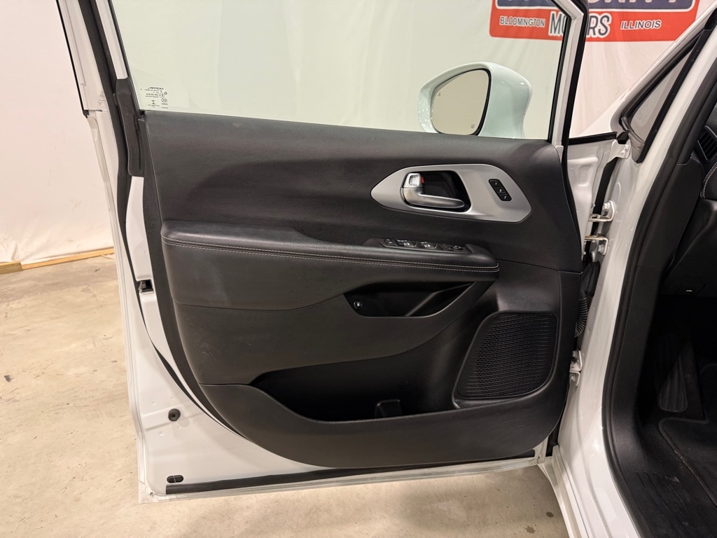 Chrysler Pacifica Hybrid  2022