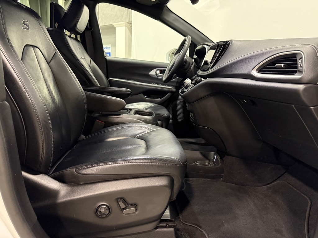 Chrysler Pacifica Hybrid  2022