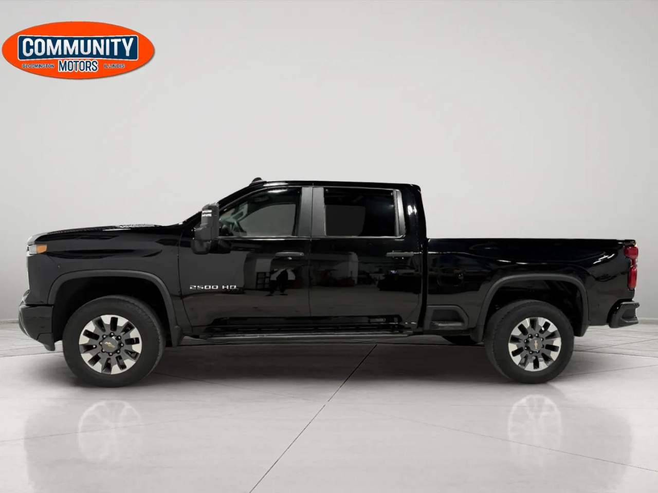 2024 Chevrolet Silverado 2500HD Custom photo 2