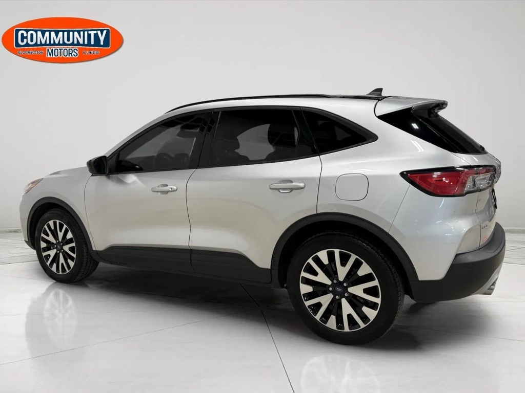 2020 Ford Escape Hybrid SE Sport photo 3