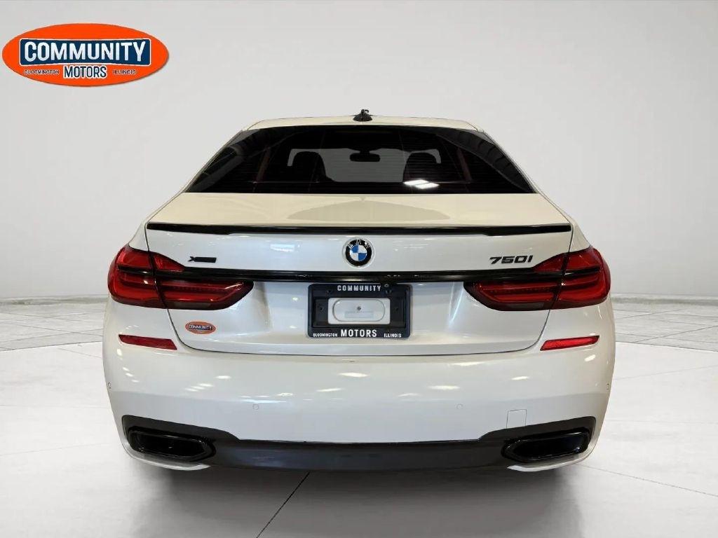 BMW 7-Series  2016