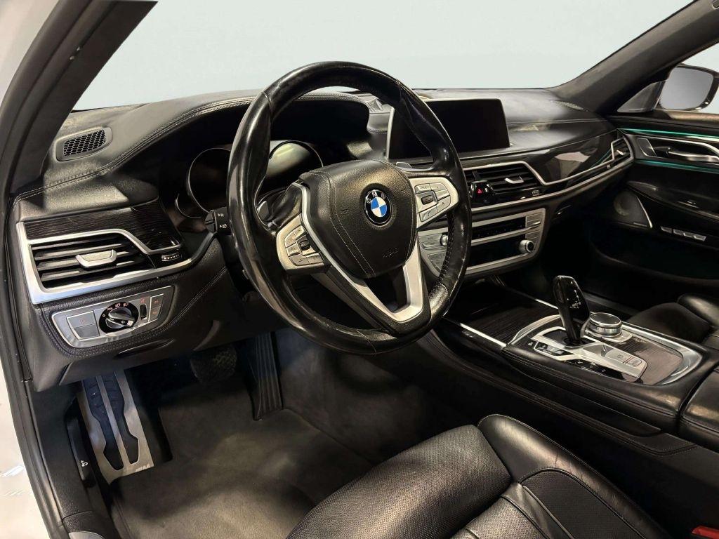 BMW 7-Series  2016