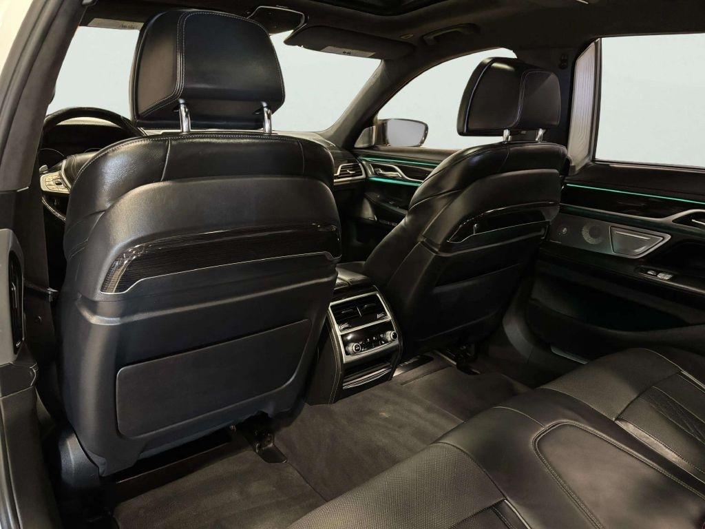 BMW 7-Series  2016