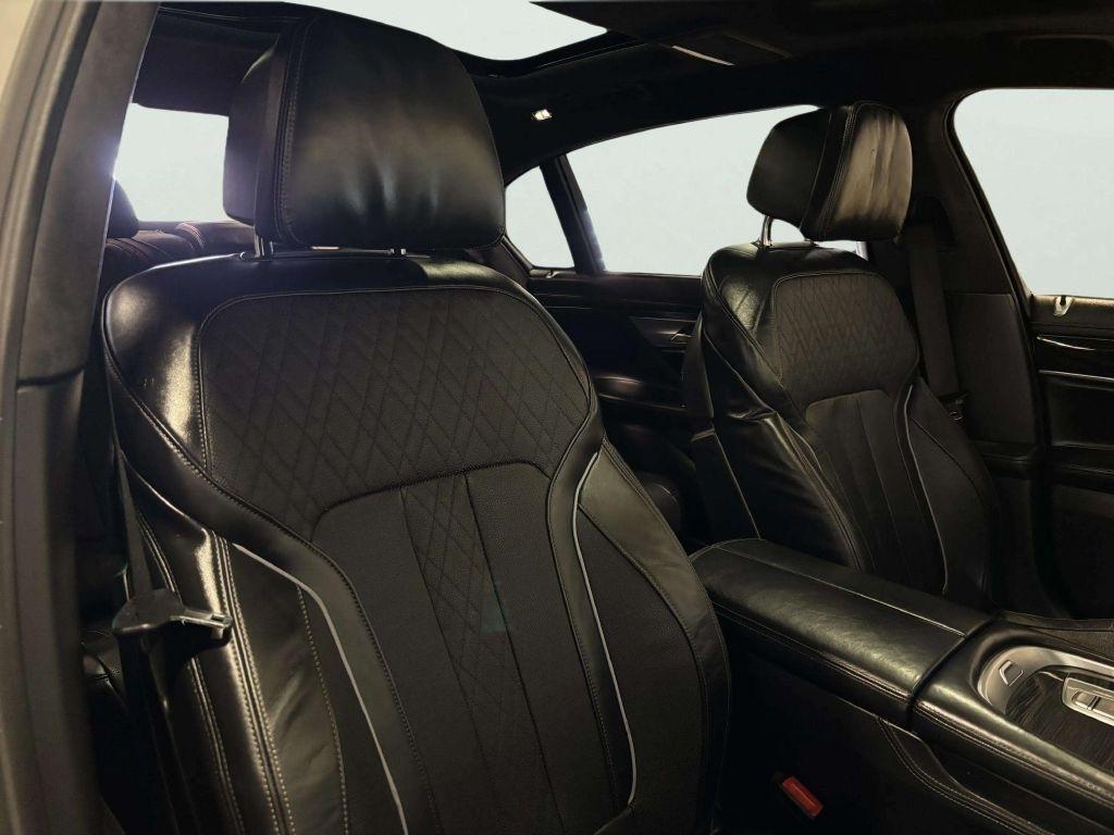 BMW 7-Series  2016
