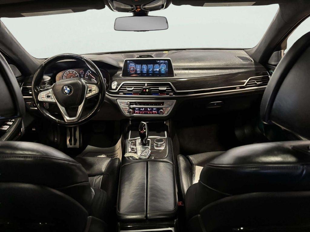 BMW 7-Series  2016