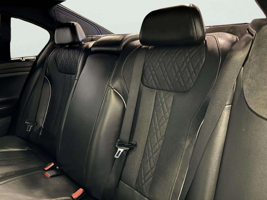 BMW 7-Series  2016