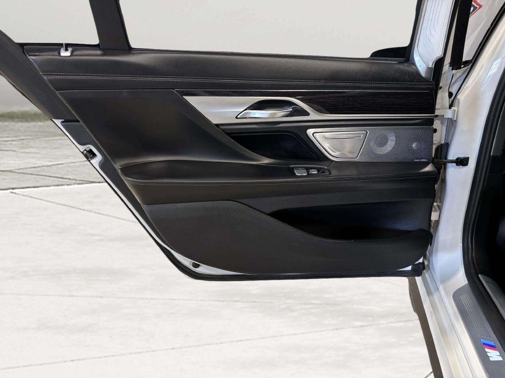 BMW 7-Series  2016