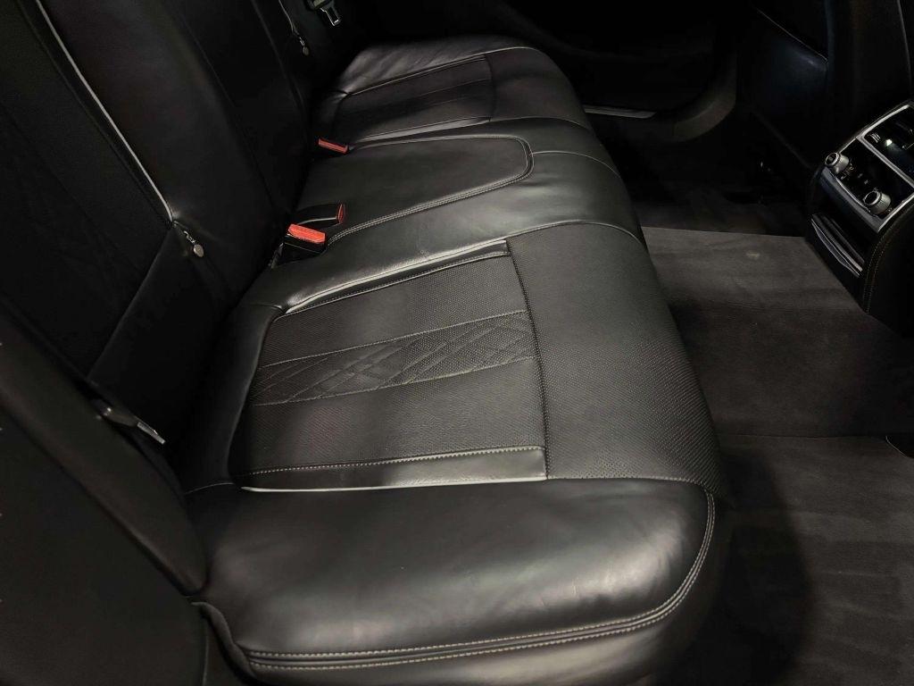 BMW 7-Series  2016