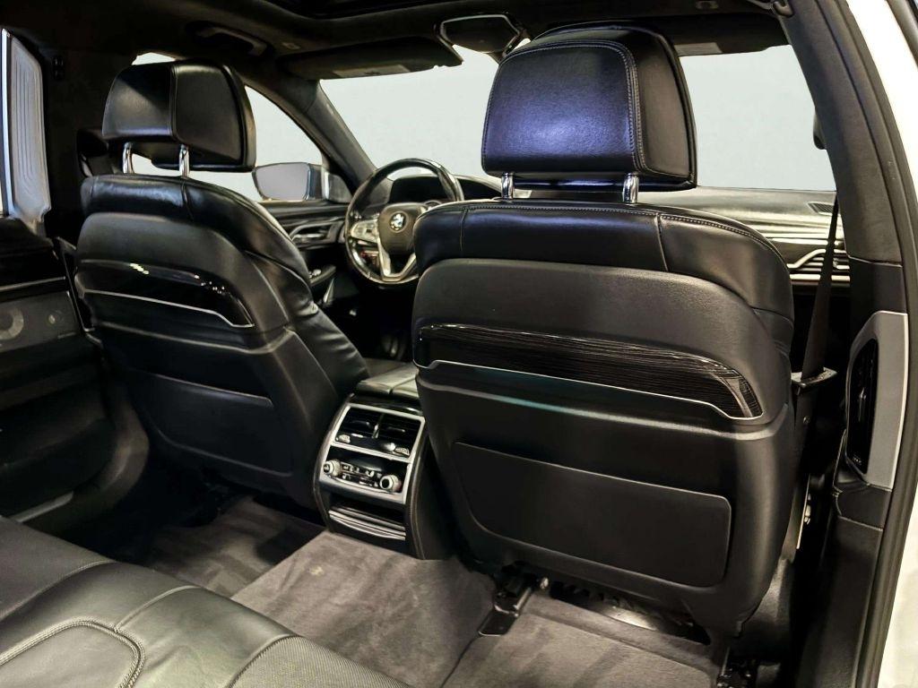 BMW 7-Series  2016