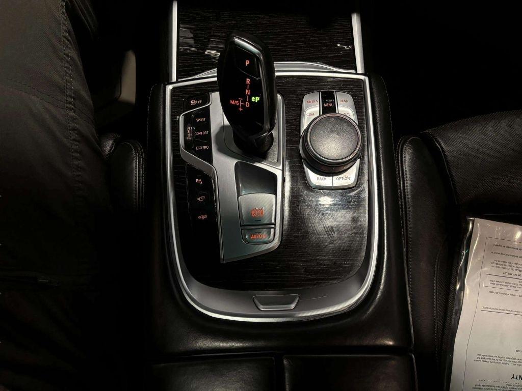 BMW 7-Series  2016