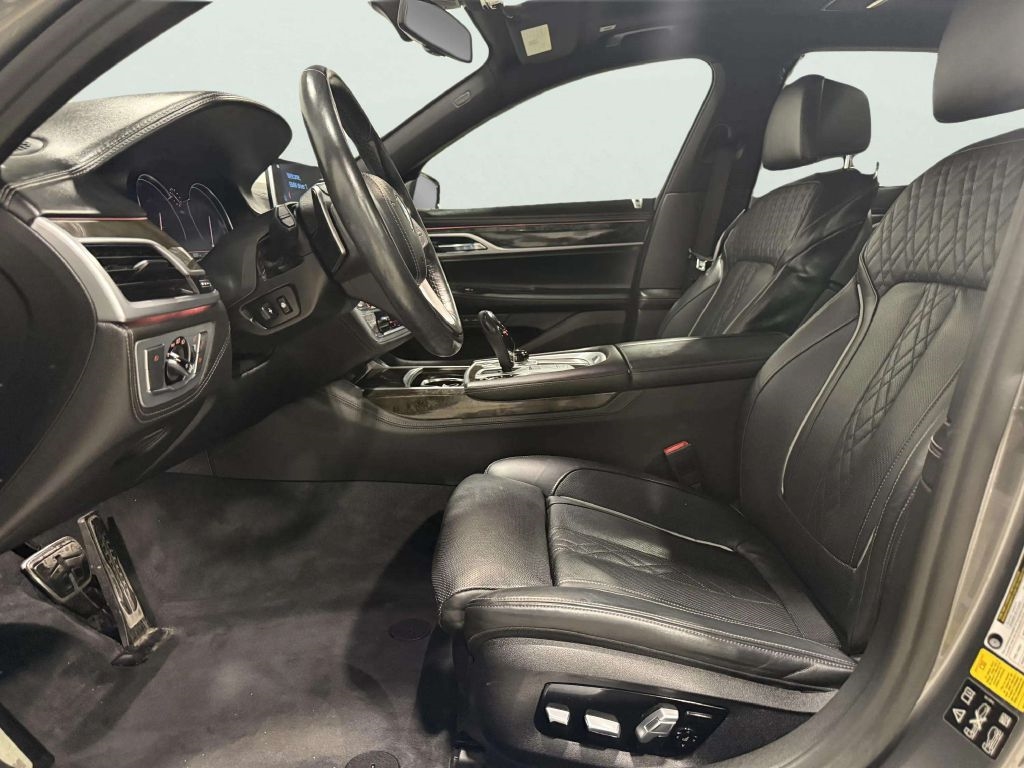 BMW 7-Series  2019